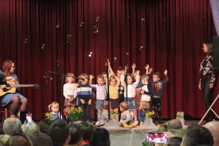 Proslava ob materinskem dnevu v Šalovcih 13